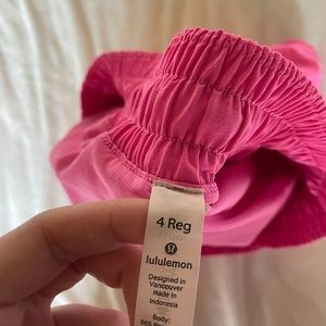 Lululemon Hottie Hot Shorts 2.5”